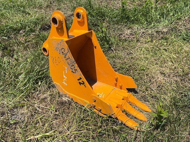 caterpillar-305-image-2