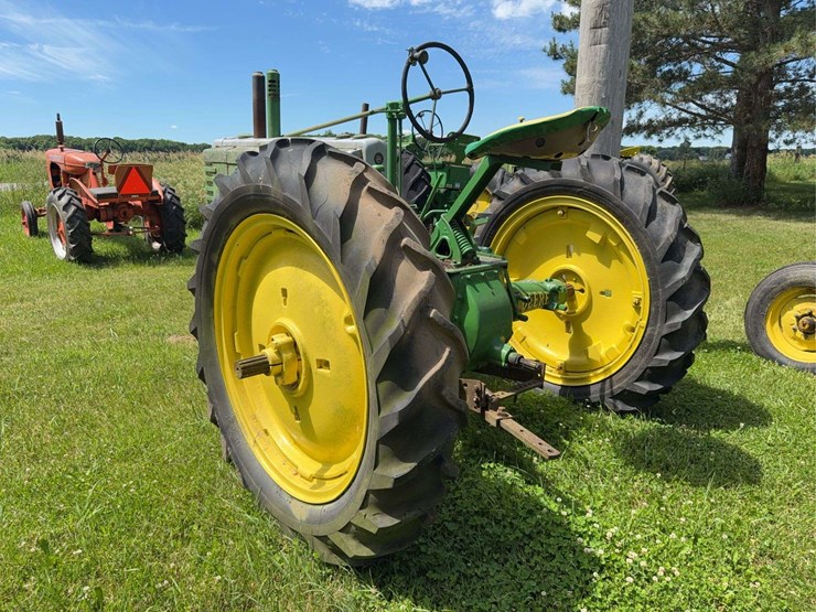john-deere-model-b-image-3