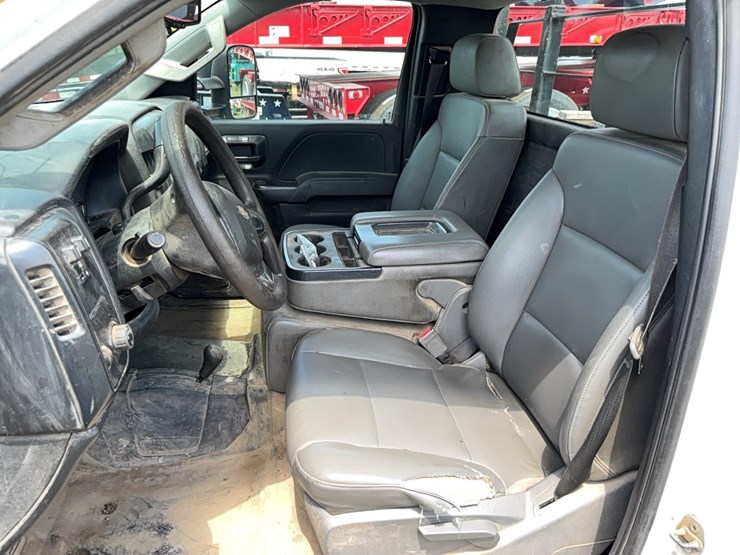 2018-chevrolet-3500hd-image-13