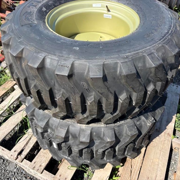 Tiron 350/70-17.5 Skis Steer Tires