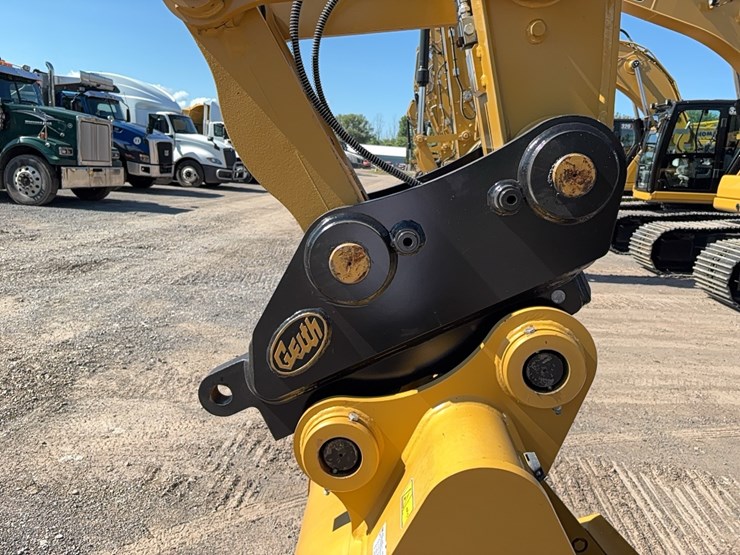 caterpillar-320gc-image-8