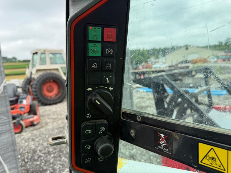 2020-bobcat-t76-image-21