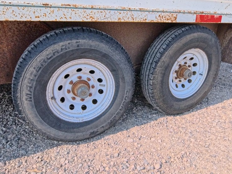 #1088-•-2000-donahue-livestock-trailer-image-19