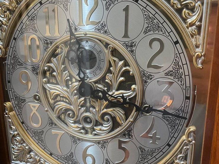 #250-•-howard-miller-grandfather-clock-(offsite-in-las-cruces)-image-12
