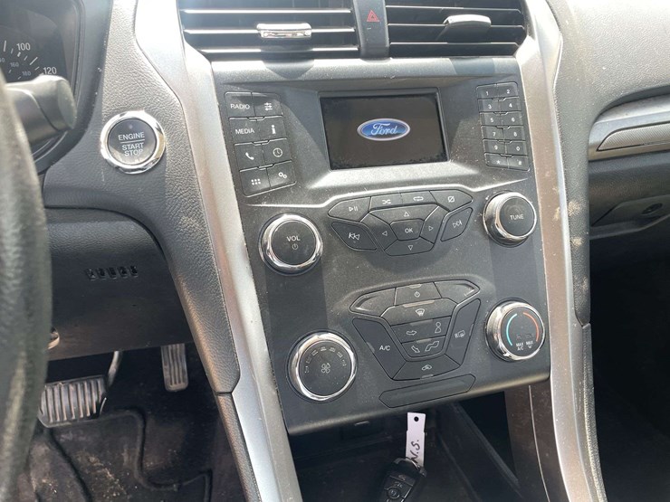 2020-ford-fusion-4-door-sedan-(151,145-miles)-image-13