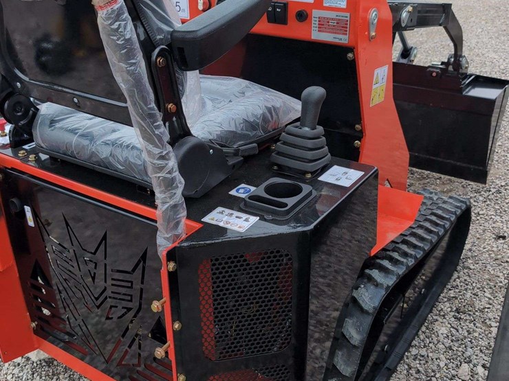 sdl-ride-on-mini-skid-steer-loader-ssl580-image-9