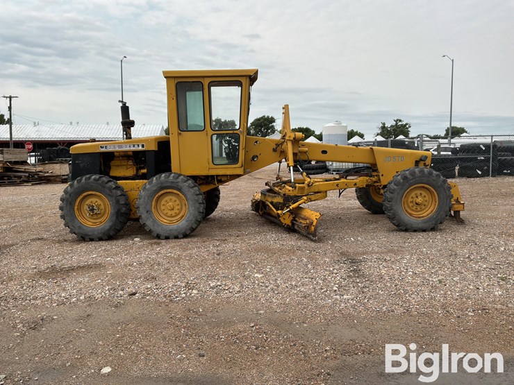 john-deere-570-image-4
