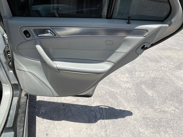 #162-•-2005-mercedes-c230-kompressor-(clean-nm-title)-image-48