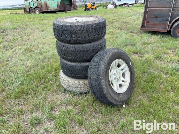 265/70r16-tires-w/dodge-rims-image-3