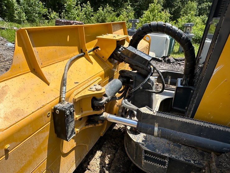 2022-deere-700l-image-9