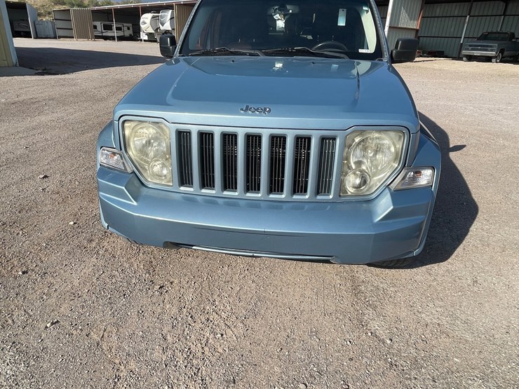 2012-jeep-liberty-image-21