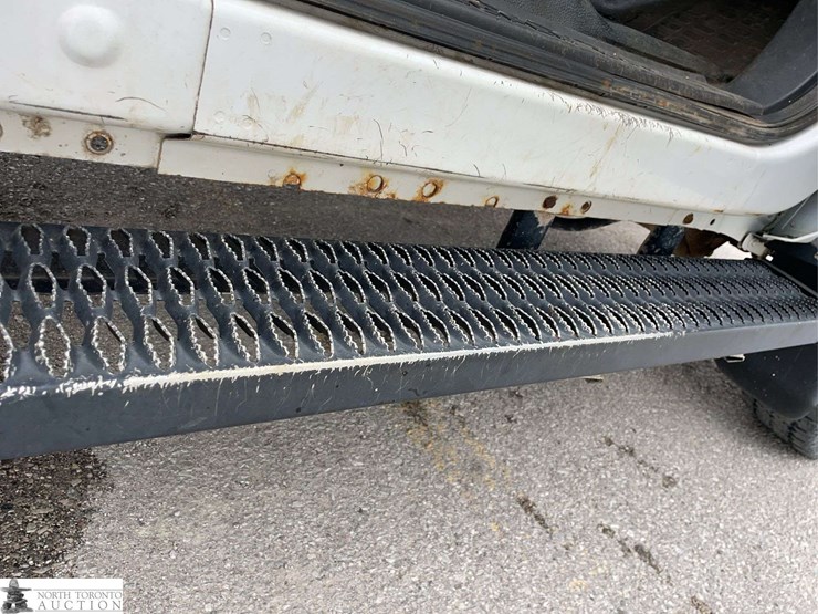 2015-ford-f550-image-28