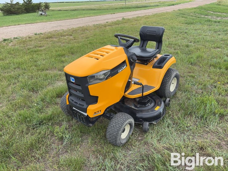 2018-cub-cadet-13apa1ct010-xt1-lt46"-lawn-mower-image-1