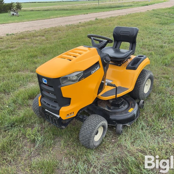2018 Cub Cadet 13APA1CT010 XT1 LT46" Lawn Mower