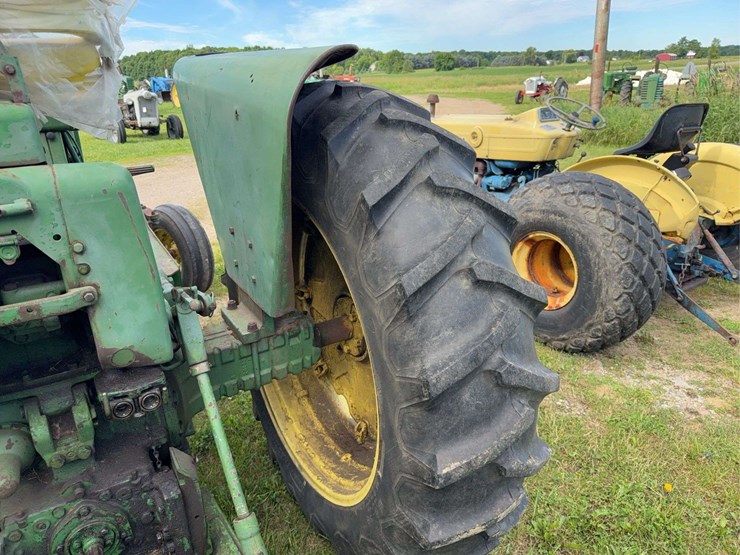 john-deere-3010-image-6