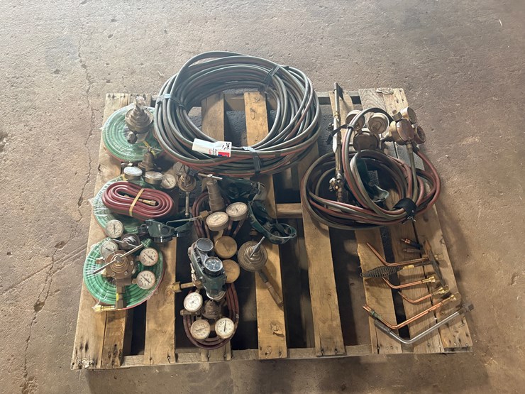 pallet-of-cutting-torch-nozzles-&-gas-hoses-image-2