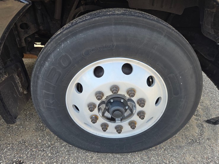 2015-kenworth-t680-image-64