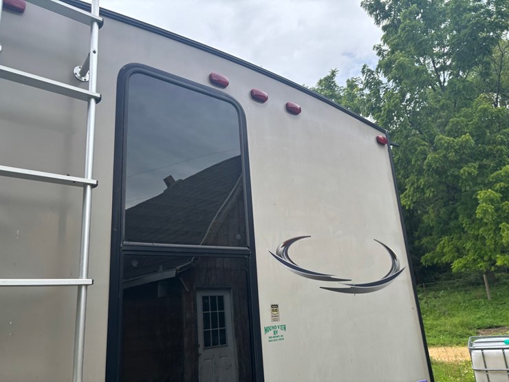 #2231-•-2014-crusader-335-5th-wheel-camper-image-21