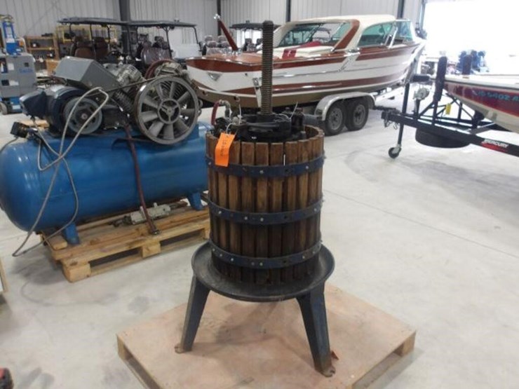 berarducci-bro.-mfg-co-wine-press-image-3