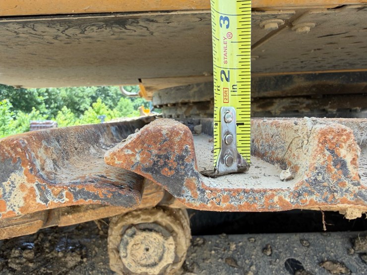 2020-deere-210g-image-15