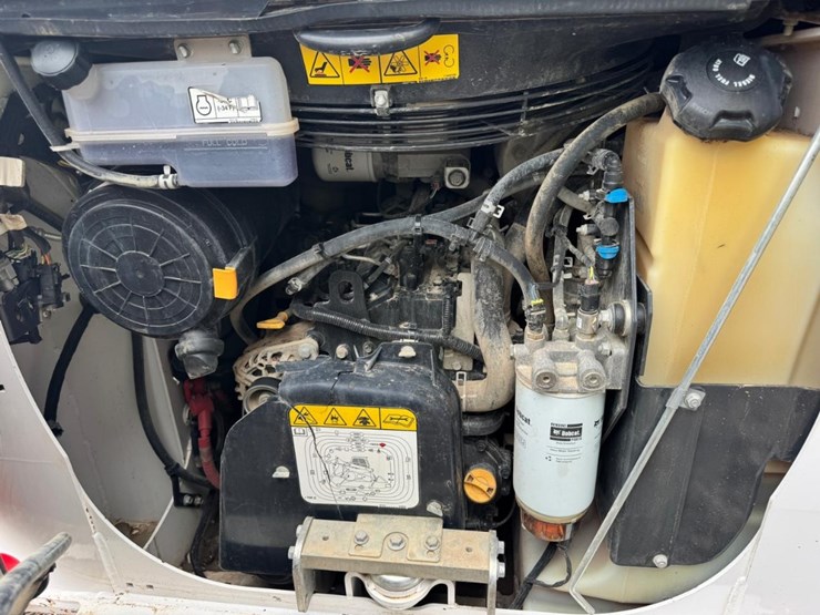2021-bobcat-t64-image-18