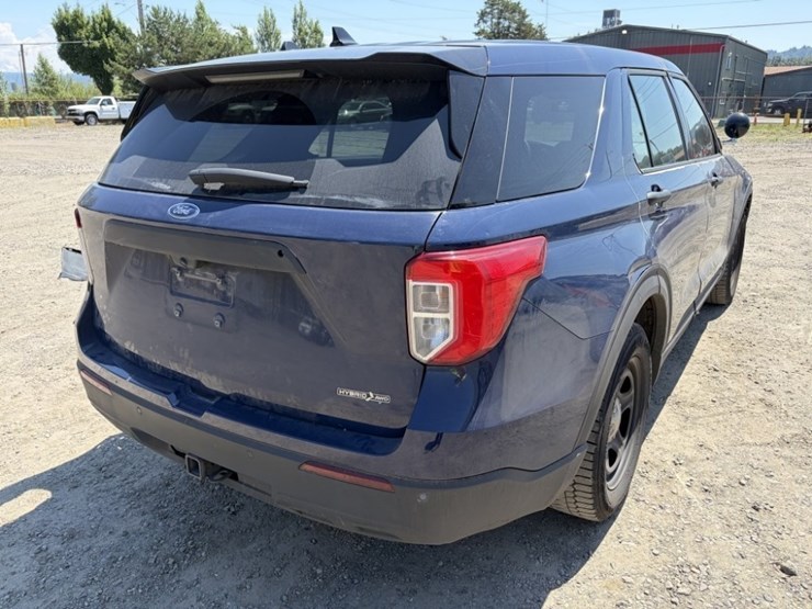 2020-ford-explorer-image-4
