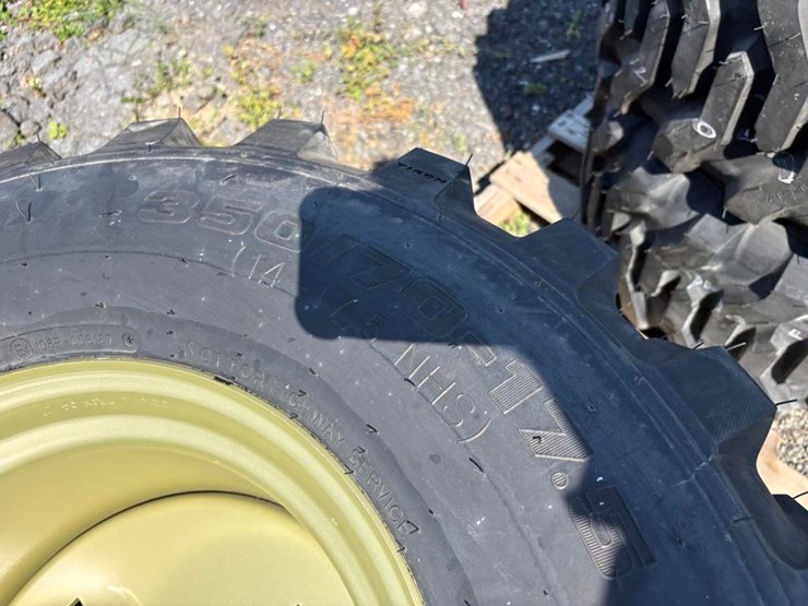 tiron-350/70-17.5-skis-steer-tires-image-4