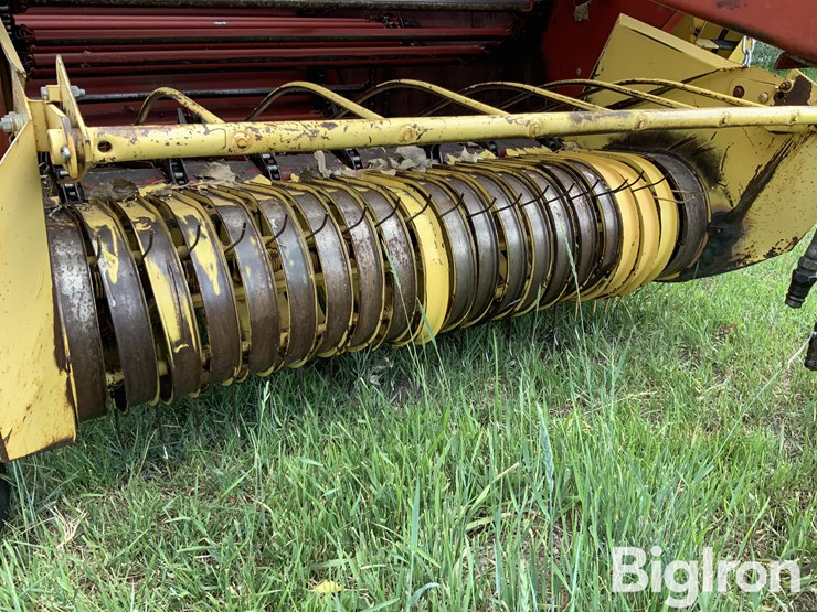 new-holland-846-image-9