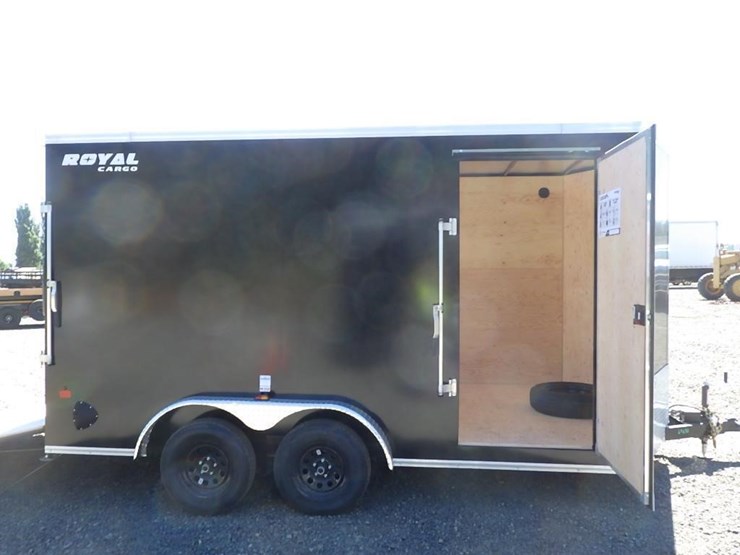 2026-royal-lcht35-7.516v-86-t/a-enclosed-trailer-image-9