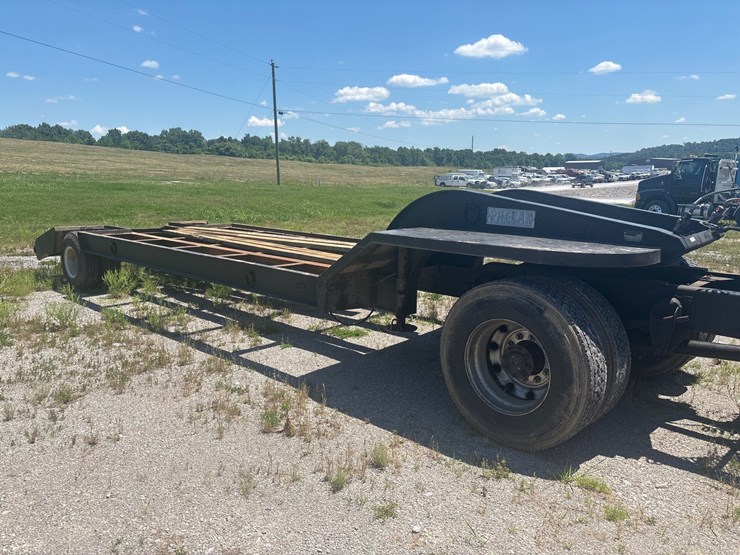 #82-•-phelan-single-axle-fixed-neck-lowboy-image-2
