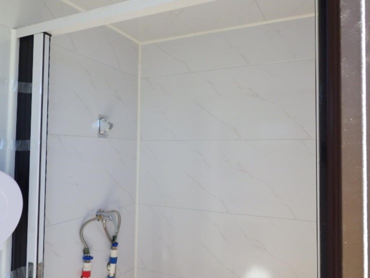 portable-toilet-w/-shower-image-8