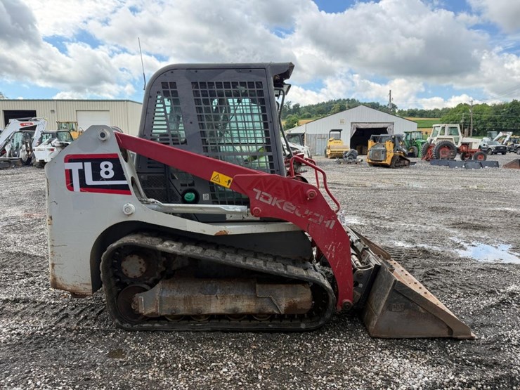 2019-takeuchi-tl8-image-5