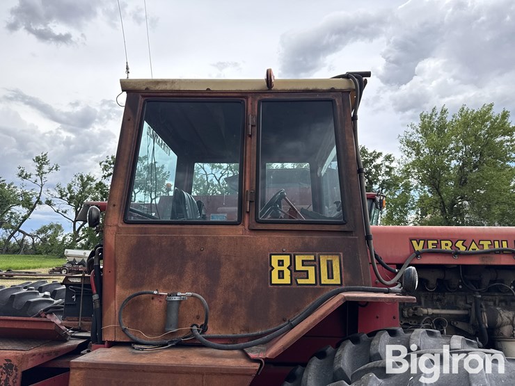 1975-versatile-850-image-14