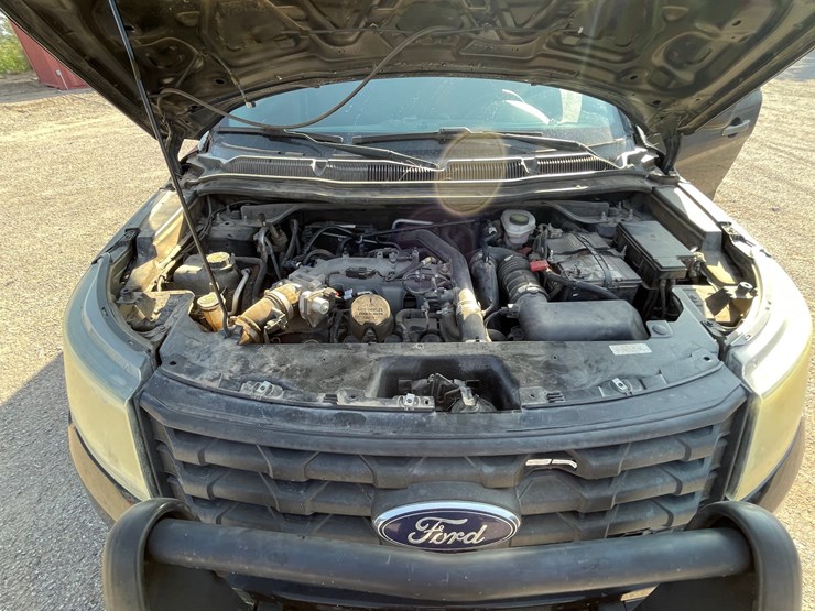 2016-ford-explorer-image-116