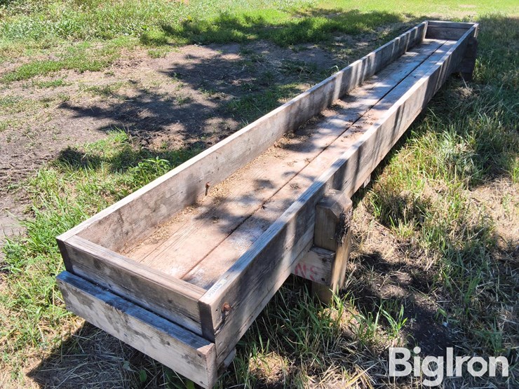schoenemans-wood-feed-bunk-image-1