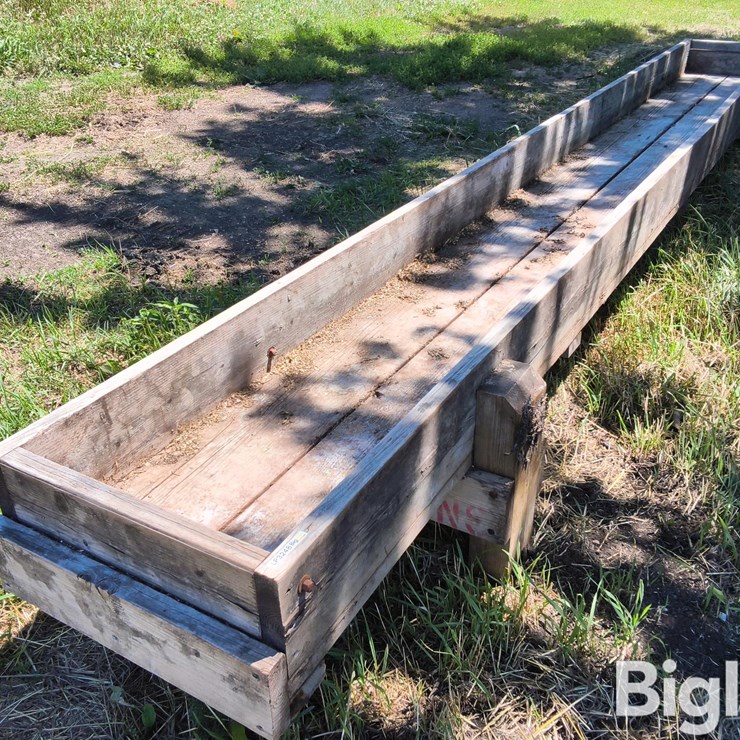 Schoenemans Wood Feed Bunk