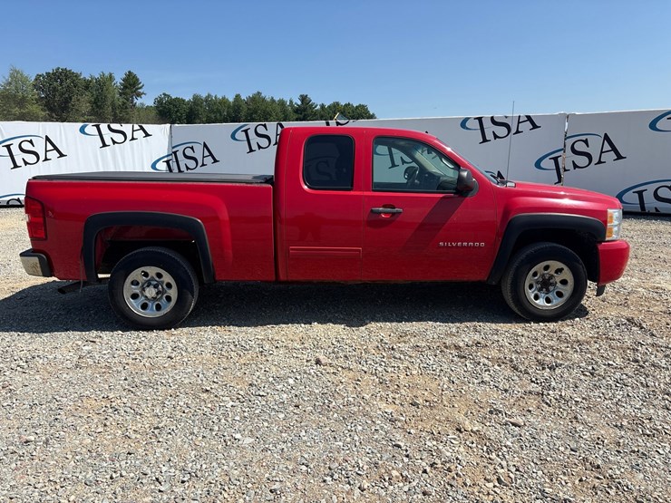 2011-chevrolet-1500-image-6