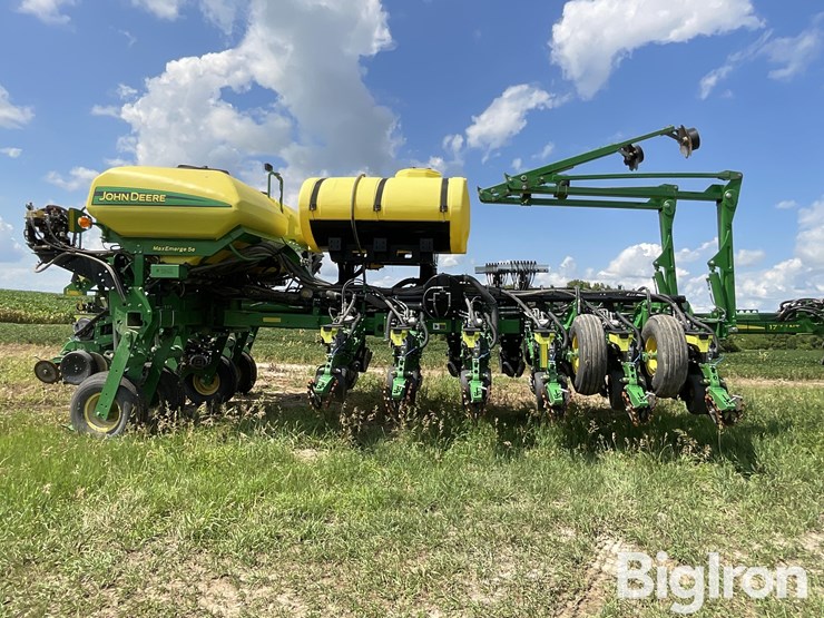 2017-john-deere-1775nt-image-4