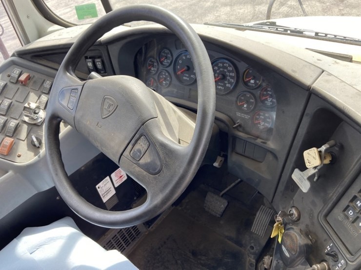 2012-ic-pb105-school-bus-image-17