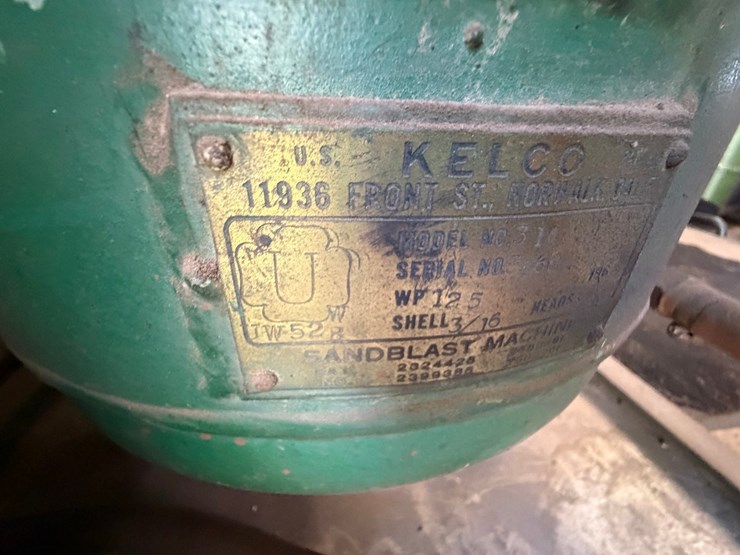 #1809-•-kelco-sandblast-cabinet-image-11