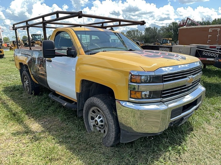 2018-chevrolet-3500hd-image-2