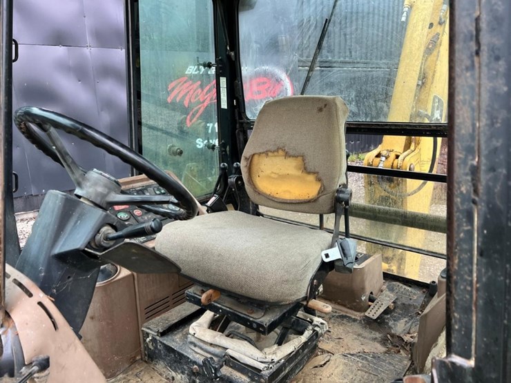 john-deere-310d-image-23
