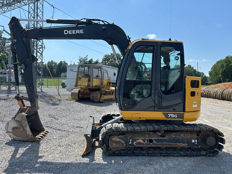 2022-deere-75g-image-2