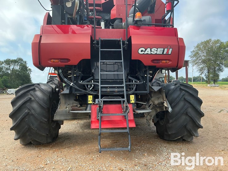 2014-case-ih-8230-image-16