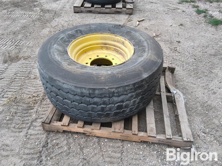 goodyear-445/65r22.5-tire/rim-image-4