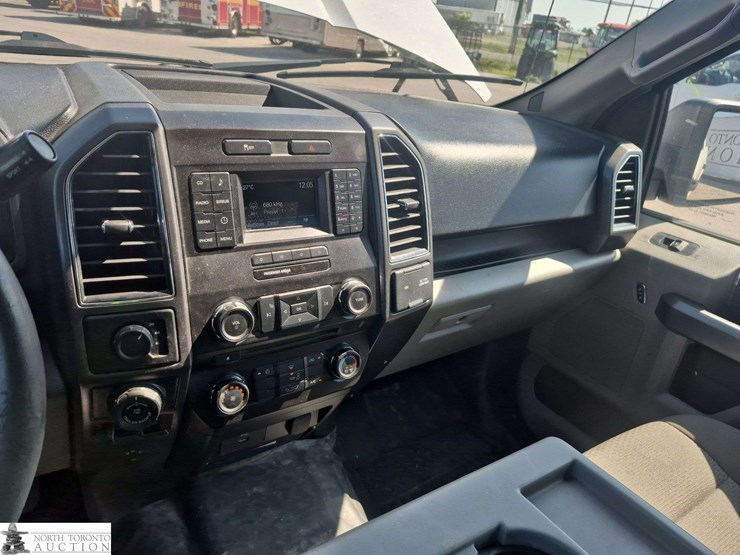 2017-ford-f150-image-13
