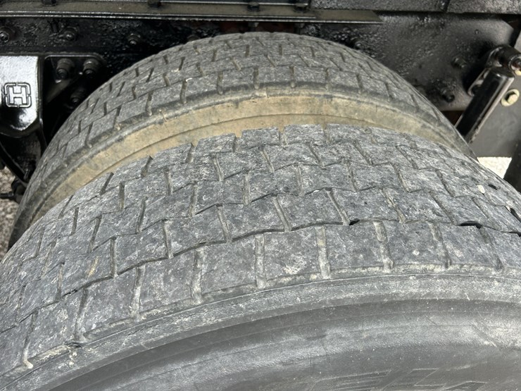 2005-kenworth-t300-image-14