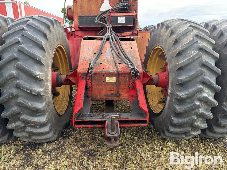 1975-versatile-850-image-9