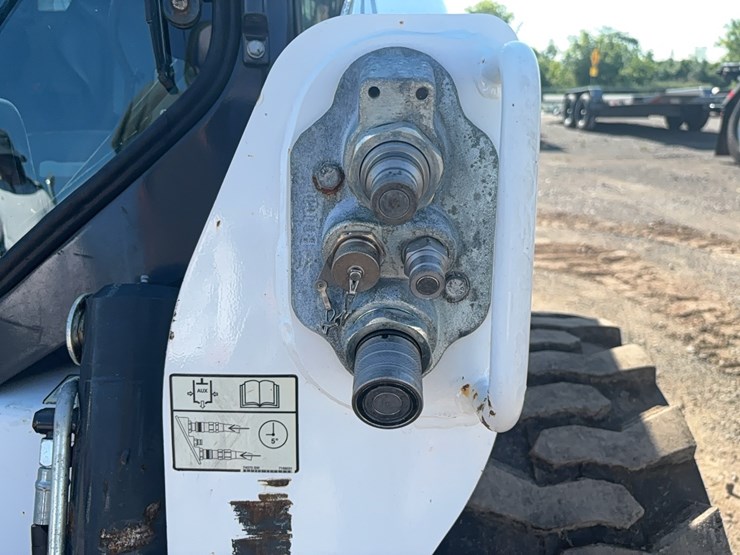 2021-bobcat-s740-image-11