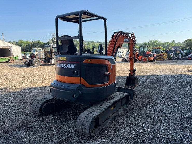 2022-doosan-dx35z-image-4